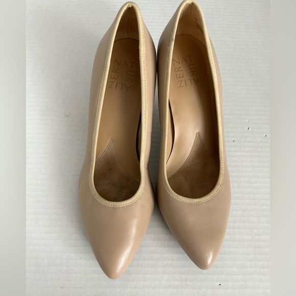 Shoes - Naturalizer pointy toe pumps